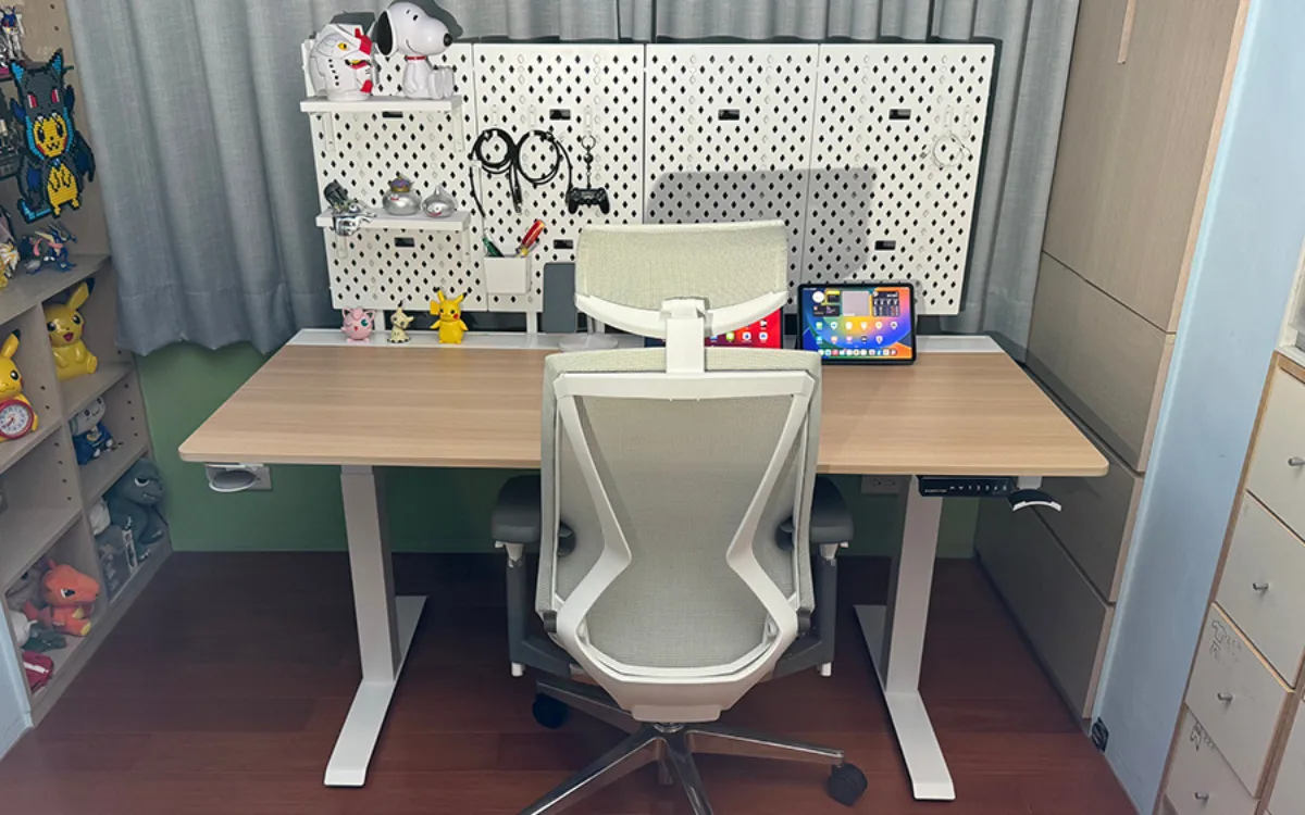 Dezctop Bifrost Elite 160 電動升降辦公桌開箱推薦分享：能輕鬆調整高低又有完美的收納設計